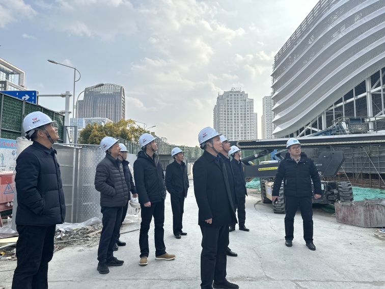 推进五项统筹 紧抓五项要求——维扬发投召开复工复产工作现场会